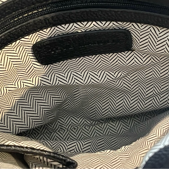 Steve Madden Black Textured Cross-Over Bag/Purse - Picture 5 of 7